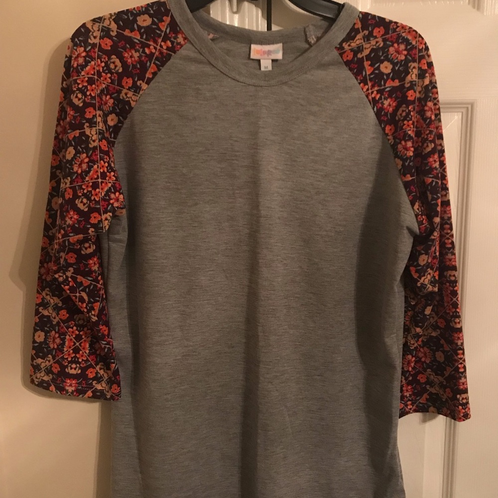 Lularoe Randy tee